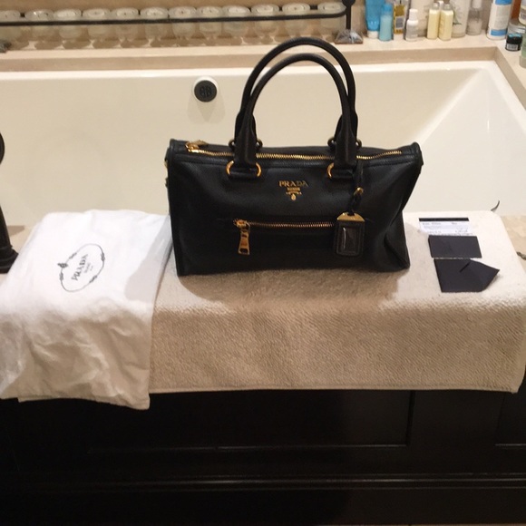 Prada Handbags - 🔥💥☄️Price Lowered☄️💥🔥NWOT stunning leather Prada bag